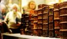 Im Deutschen Historischen Museum im Zeughaus in Berlin haben Besucher in den kommenden Monaten die Möglichkeit besondere Austellungsstücke zu betrachten. Die Ausstellung Eine Biliothek macht Geschichte. 350 Jahre Staatsbilbiothek zu Berlin läuft bis zum 19.06.201. Foto: dpa