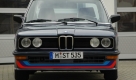 Bis 1981 wurden immerhin 1410 Exemplare gebaut - obwohl der M 535i mit mehr als 43.000 D-Mark sündhaft teuer war: 1979 kostete der nächst schwächere 5er (528i mit 184 PS) knapp 30.000 Mark. Die Kreuzung aus Familienkutsche und Sportwagen funktionierte hervorragend und machte den Weg frei für den M5. Foto: press-inform