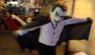 Halloween steht vor der Tür und in der ganzen Welt steigt die Gruselstimmung. Vor allem in den USA freuen sich Kinder, Erwachsene und Prominente auf die Verkleidungsparty. Foto: dapd