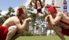 Acrobats Luke Taylor, left, Paul O'Keeffe, center, and Jeremy Davies perform during a media call ahead of the Sydney Festival which will begin in January 2010, in Sydney, Australia, Tuesday, Dec. 1, 2009.(AP Photo/Rob Griffith) Foto: ap