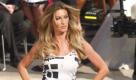 Model Gisele Bundchen walks the runway during 'Fashion's Night Out: The Show' at Lincoln Center in New York on Tuesday, Sept. 7, 2010. (AP Photo/Peter Kramer)

 Foto: ap