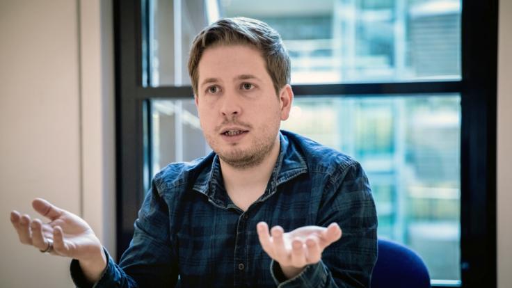 Kevin Kühnert verteidigt seine massiv kritisierten Sozialismus-Thesen.