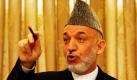 Der afghanische Präsident Hamid Karzai gibt Journalisten Informationen über die neuesten Medienberichte über US-Dokumente, die durch Wikileaks an die Öffentlichkeit kamen. Eine riesige Menge von 92.000 geheimen Seiten, die im Detail die vergangenen sechs Jahre des Einsatzes in Afghanistan behandeln, wurde am Sonntag veröffentlicht. Darin enthalten sind Informationen, die die Fortschritte im Land in ein schlechtes Licht rücken. Foto: dpa