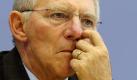 Bundesfinanzminister Wolfgang Schäuble kratzt sich in der Bundespressekonferenz in Berlin bei der Vorstellung des Regierungsentwurfs zum Haushalt 2010 im Gesicht.  Foto: ddp