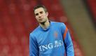 Der niederländische Nationalstürmer Robin Van Persie dreht das Spiel an der Anfield Road. Foto: Andy Rain Foto: dpa