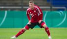 Lenker, Stratege und Chef dem Platz: Bastian Schweinsteiger soll im Finale wieder den Rhythmus vorgeben und will mit aller Macht seinen ersten großen internationalen Titel gewinnen. Allerdings ist er nach seinem Außenbandriss noch nicht wieder bei 100 Prozent. Foto: dapd