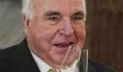 Das wird nicht nur Helmut Kohl schmecken: Denn das von beinahe allen bemkelte schlechte Wetter, wird in diesem Jahr fr einen guten Wein sorgen. Die Voraussetzungen fr einen sehr guten Wein sind gegeben, sagte der Prsident des Frnkischen Weinbauverbandes, Artur Steinmann. Prost! Foto: dapd