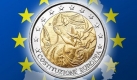 Jedes Jahr geben einige Lnder der Europischen Union Gedenkmnzen heraus, die an die Geschichte dieses Bndnisses erinnern sollen. In Italien erschien 2005 dieses Motiv anlsslich des ersten Jahrestages der EU-Verfassung. Ein weibliches Wesen symbolisiert Europa. Sie hlt einen Stift und den Verfassungstext in der Hand. Foto: news.de