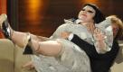 Und schon saß sie. Gossip-Sängerin Beth Ditto begrüßt den österreichischen Volksmusiker Hansi Hinterseer bei Wetten dass? mit dem Hintern voraus. Foto: ddp