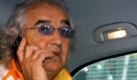 Renault-Boss Flavio Briatore ist in Monza viel beschäftigt. Foto: dpa