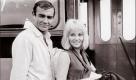 Von 1962 bis 1973 war Connery mit der in Australien geborenen Schauspielerin Diane Cilento verheiratet. Sie haben einen gemeinsamen Sohn, Jason. Das Ende der Ehe war laut Connery bitter und schmerzhaft. Auf dem Foto kehren Connery und Cliento auf dem Flughafen Heathrow im Mai 1963 von den Dreharbeiten zu James Bond 007  Liebesgrüße aus Moskau in der Türkei zurück. Foto: Schwarzkopf & Schwarzkopf
