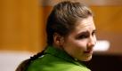 Die US-amerikanische des Mordes angeklagte Amanda Knox während der letzten Anhörung in Perugia, Italien. Der Angeklagten wird vorgeworfen, zusammen mit zwei Männern eine Engländerin umgebracht zu haben. Der Fall wird in Italien intensiv in den Medien aufgearbeitet. Foto: ap