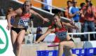 Die deutsche 4 x 100-Meter-Staffel der Frauen ist bei der Leichtathletik-EM in Barcelona überraschend im Vorlauf gescheitert. Beim letzten Wechsel von Anne Möllinger auf Europameisterin Verena Sailer (beide Mannheim) fiel der Staffelstab zu Boden, die Medaillenanwärter wurden disqualifiziert.  Foto: dpa