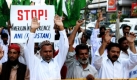 Anhänger der pakistanischen Partei Ani protestieren gegen das amerikanische Hilfspaket Kerry-Lugar Bill. Das Hilfspaket besteht aus 1,5 Milliarden Dollar, welche über fünf Jahre lang jährlich gezahlt werden. Das Projekt wird kritisiert, weil das Geld die Folgekosten des Krieges nicht deckt. Foto: ap