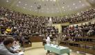 Gerade bei Medizin-Studenten ist ein Studienplatztausch beliebt. Denn hier kommen viele nicht an ihre Wunschuniversität. (Bild: Woitas/dpa/tmn) Foto: dpa