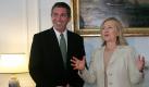 US-Außenministerin Hillary Clinton hat Griechenland bei einem Besuch in Athen die Unterstützung der USA zugesagt. Die USA unterstützen vehement die Entschlossenheit der Regierung unter Ministerpräsident Giorgos Papandreou, die nötigen Reformen durchzuführen und das Land wieder auf Kurs zu bringen, sagte Clinton nach einem Treffen mit ihrem griechischen Amtskollegen Stavros Lambrinidis. Foto: dpa