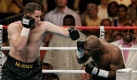 Sechs Runden lang lie sich Iron Mike Tyson (r.) 2005 vom gebrtigen Iren Kevin McBride verdreschen. Dann beendete der Ringrichter das Comeback des einstigen Schwergewichtsweltmeister aus der Bronx. Der Sieger durch technischen K.o. hie McBride. Es war Tysons drittes Comeback. Foto: dpa