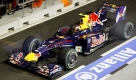 Sebastian Vettel hat durch ein Überschreiten des Geschwindigkeitslimits in der Boxengasse praktisch seine letzte WM-Chance verspielt. Der Gesamtdritte aus Heppenheim hat nach seinem vierten Platz in Singapur nun 25 Punkte Rückstand auf WM-Spitzenreiter Jenson Button. Foto: dpa