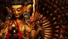 Eine mehrarmige tibetische Statue ist in der Ausstellung Tibet  Schätze vom Dach der Welt im Nationalmuseum von Taipeh in Taiwan zu sehen. Über 140 Werke tibetischer Künstler sind noch bis zum 19. September in dem Museum ausgestellt. Foto: ap