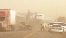 Ein Sandsturm sorgte auf der Interstate 10 zwischen Tucson und Phoenix (Arizona, USA) für eine Massenkarambolage. Ein 70-jähriger Mann wurde dabei getötet. Insgesamt 16 Fahrzeuge waren in den Unfall verwickelt, die Aufräumarbeiten wurden durch die schlechte Sicht massiv behindert. Foto: dapd