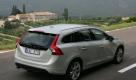 Der Kombi des neuen Volvo V60 ist eine ebenso innovative wie sehenswerte Alternative zu Audi A4 Avant, 3er BMW Touring und Mercedes C-Klasse. Nur große Ladequalitäten sollte man nicht erwarten. Foto: pi