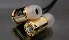 Adler oder Pleitegeier?Auf den Teknines Nine Millimeter Earphones ist ein Vogel in das 18 Karat Gold eingeäzt. Foto: Luxist