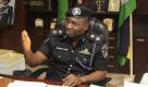 Ibrahim Idris, Kano state police commissioner, speaks to journalists in his office in Kano, Nigeria, on Tuesday, Jan. 24, 2012. Police said Tuesday that members of the radical Islamist group Boko Haram dressed in uniforms resembling those of soldiers and police officers when they launched their attack Friday in Kano. At least 185 people died in the attacks. (AP Photo/Sunday Alamba)  Foto: dapd