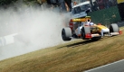Holprig lief die Saison für Renault. Der Autohersteller lieferte auch Motoren für Sebastian Vettels Red Bull, die regelmäßig ausfielen. Hier fährt Renault-Pilot Grosjean ins Kiesbett. Die größte Pleite war aber der Skandal von Singapur aus dem Jahr 2008, der ein Jahr später ans Licht kam. Foto: dpa