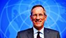 Michael Dieckmann, Vorstandsvorsitzender des Versicherungskonzerns Allianz, hat gut Lachen. Nach einem deutlichen Gewinnanstieg soll die Dividende für Aktionäre um fast 10 Prozent steigen. Foto: dpa