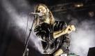 Sänger Andrew Wyatt von Miike Snow braucht keine Maske, um animalisch auszusehen. Passend dazu beschloss die Band ihr Show mit einer triumphalen Version von Animal. Foto: Berlin Festival/Timmy Hargesheimer