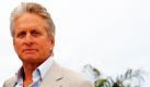 Hollywood-Schauspieler Michael Douglas hat einen Tumor im Hals und muss sich einer Bestrahlungs- und Chemotherapie unterziehen. Ein Sprecher des 65-Jährigen bestätigte einen entsprechenden Bericht der US-Zeitschrift People. Demnach soll die Krebstherapie acht Wochen dauern. Douglas sagte der Zeitschrift zufolge, er sei zuversichtlich, dass er vollständig geheilt werde.  Foto: dpa