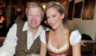 Oliver Kahn zeigte seiner neuen Freundin Svenja die Wiesn. Foto: dpa