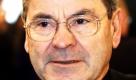 Der bereits im Jahr 2000 verstorbene ehemalige Bischof von Fulda, Johannes Dyba, war einer der konservativsten Repräsentanten der katholischen Kirche. Er stellte sich vehement gegen die damaligen Pläne der rot-grünen Regierung zur Einführung des Lebenspartnerschaftsgesetzes für Homosexuelle und bezeichnete Homosexualität als eine Degeneration. Auch gegen den legalen Schwangerschaftsabbruch hatte er Einwände und bezeichnete den benötigten Beratungsschein zur Abtreibung als Lizenz zum Töten. Foto: ddp
