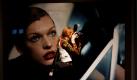 Ein Bild von Schauspielerin und Model Milla Jovovich ist in der Galerie C/O Berlin in der Ausstellung On Street des Fotografen Peter Lindbergh zu sehen. In der Ausstellung werden ab Samstag bis zum 9. Januar 2011 mehr als 120 Fotografien und Filme des Modefotografen gezeigt. Neben Fotografien von Stars wie Kate Moss und Tilda Swinton ist ein Teil der Schau auch der Stadt Berlin gewidmet. Foto: dapd