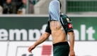 Mönchengladbachs Raul Bobadilla verlässt nach dem Abpfiff den Platz. Gastgeber Wolfburg gewann das Spiel mit 2:1. Foto: ddp