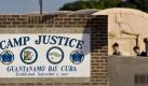 ARCHIV - Ein Schild auf dem 'Camp Justice' steht ist nahe dem hochgesicherten Gerichtsgebäude in Guantanamo zu sehen (Archivfoto vom 08.12.2008, geprüft duch US-Militär ). US-Präsident Barack Obama will nach US- Medienberichten am heutigen Freitag 15.05.2009 die Wiedereinsetzung der umstrittenen Militärtribunale gegen Terrorverdächtige im Gefangenenlager Guantanamo bekanntgeben. Das berichtete der Sender CNN am späten Donnerstag 14.05.2009 unter Berufung auf Regierungskreise. Obama hatte die von seinem Vorgänger George W. Bush eingeführten Verfahren bereits kurz nach seiner Amtsübernahme zunächst bis zum 20. Mai aussetzen lassen. EPA/MANDEL NGAN +++(c) dpa - Bildfunk+++ Foto: dpa
