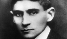 Franz Kafka war Hypochonder und bekannte sich dazu. Es fing leicht an, hier und dort ergab sich eine kleine Befürchtung wegen der Verdauung, des Haarausfalls, einer Rückgratverkrümmung. Das steigerte sich in unzählbaren Abstufungen, schließlich endete es mit einer wirklichen Erkrankung, beschrieb der Schriftsteller die Auswüchse seiner Hypochondrie in einem Brief an seinen Vater. Foto: dpa