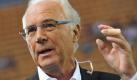 Als Lichtgestalt des deutschen Fußballs wäre auch Franz Beckenbauer einer der wenigen politikfremden Kandidaten, der das Zeug zum Bundespräsidenten hätte. Ein weiterer Vorteil: Beckenbauer ist jemand, dem man so ziemlich jeden Skandal verzeiht. Die Frage wäre nur: Wen bringt er als First Lady mit ins Schloß Bellevue? Foto: dpa