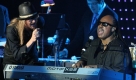 Kid Rock und Stevie Wonder singen ein Duett bei der Gala zum 50. Geburtstag von Motown Records. Foto: ap