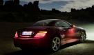 Technisches Highlight des neuen Mercedes SLK ist sein Variodach mit Magic Sky Control. Gegen einen Aufpreis von rund 2000 Euro lässt sich das serienmäßige Klappdach nach oben hin durch- oder undurchsichtig machen. Foto: pi