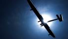 Das  Solarflugzeug Solar Impulse hat bei seinem Jungfernflug auf dem Militärflughafen in Payerne in der Schweiz beste Flugbedingungen. Der Prototyp mit dem Gewicht eines kleinen Autos absolvierte einen zweistündigen Probeflug. Flugzeuge dieser Art sollen in der Zukunft herkömmliche, mit Kerosin betriebene Flugzeuge ersetzen. Foto: ap