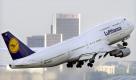 Die Deutsche Lufthansa fordert von der EU-Kommission die Verschiebung der Einbeziehung der Luftfahrtgesellschaften in den Emissionshandel. Ein eleganter Weg zur Kompensation der Belastungen durch die Aschewolke wäre laut Lufthansa-Chef Mayrhuber, die Einbeziehung der Luftfahrtgesellschaften in den Emissionshandel zu verschieben. Das kostet den Fiskus keinen Euro und würde uns in dieser immer noch schwierigen wirtschaftlichen Lage sehr weiterhelfen. Der harte Winter und die Flugausfälle durch die Aschewolke verfälschten die Startbedingungen zwischen Airlines in das sogenannte Emission Trading System (ETS) der EU.
 Foto: ddp