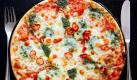Hefeteig, Tomatensoße und Käse: Seit ihrem zweiten Geburtstag will sich die Engländerin Claire Simmons nur von Pizza ernährt haben. «Ich habe Angst vor Obst und Gemüse», sagt die 33-Jährige. Hier geht's zum Bericht. Foto: dpa