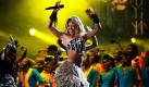 Popstar Shakira (Waka Waka) ist auf Safari in Südafrikas Nachbarland Simbabwe. Mit einem privaten Flugzeug landete sie am Wochenende in Chiredzi, um im Gonarezhou-Nationalpark auf einer Wildfarm Afrikas Tierwelt zu genießen. Simbabwe hat trotz des allgemeinen Niedergangs im Lande nach wie vor zahlreiche private Luxuslodges, die zu den schönsten der Region zählen. Am Ende der Woche will die Kolumbianerin nach Südafrika zurückkehren. Foto: dpa