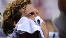 Nowitzkis Mavericks verlieren Final-Auftakt
Vorspann:	
Text:	
Miami (dpa) - Die Dallas Mavericks haben das Auftaktspiel der Finalserie in der Nordamerikanischen Basketball-Liga NBA bei den Miami Heat verloren. Die Mannschaft von Kapitän Dirk Nowitzki unterlag nach einer 44:43-Halbzeitführung beim Starensemble aus Südflorida mit 84:92. Für die Texaner war in der ausverkauften American Airlines-Arena von Miami durchaus mehr drin. Vor allem Nowitzki fand nie richtig in seinen Rhythmus. Zwar war er mit 27 Zählern treffsicherster Texaner, konnte jedoch nur sieben seiner 18 Versuche aus dem Feld verwandeln.
Ressort:	Schlaglichter
Schlagworte:	Basketball/NBA/Finale/ Foto: dpa