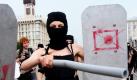 Eine Demonstrantin der ukrainischen Menschenrechts-Organisation Femen bei einem Protestzug gegen die Unterdrückung der Pressefreiheit in der Ukraine. Foto: ap