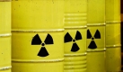 Der von Politikern der Union und der FDP geforderte längere Betrieb von Kernkraftwerken würde einem Medienbericht zufolge die Menge von Atommüll massiv erhöhen. Die Gesamtmenge der durch Abfall anfallenden Radioaktivität würde gegenüber dem Ausstiegsszenario um 28 Prozent steigen, wie aus einer Antwort der Bundesregierung auf eine parlamentarische Anfrage der Grünen hervorgeht, berichtet die Berliner Zeitung. Foto: ddp