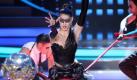 Alle Augen auf Ex-GNTM-Model Rebecca Mir. Sie legte in der sechsten Mottoshow von Let's Dance einen heißen Strip in Lack und Leder hin. Foto: RTL / Stefan Gregorowius