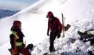 Fünf französische Bergsteiger hatte keine Chance, als sie am 12. Mai 2008 in den italienischen Alpen riesige Schneemassen auf sich zukommen sahen. Rettungskräfte konnten sie nur tot bergen. Foto: dpa