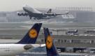 ARCHIV:    Eine Maschine der deutschen Fluggesellschaft Lufthansa startet vom Flughafen in Frankfurt am Main (Foto vom 15.04.10). Am Mittwoch (09.02.11) gibt die Deutsche Lufthansa AG in Frankfurt am Main die Verkehrszahlen fuer den Monat Januar 2011 bekannt. (zu dapd-Text) Foto: Mario Vedder/ddp/dapd Foto: dapd